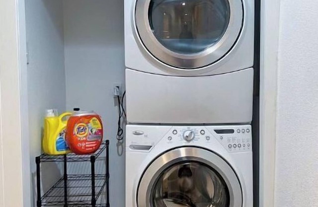Simple & Comfy 2 bed/2 bath near DTLA