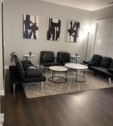 Simple Elegant Townhouse DT Raleigh NCSU