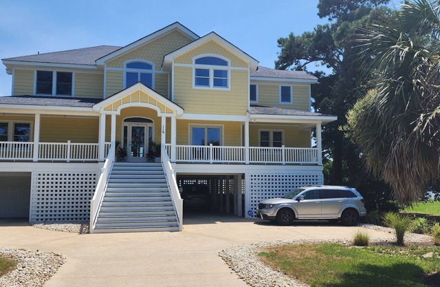 Simply Elegant - Visit the OBX and Overlook the Currituck Sound