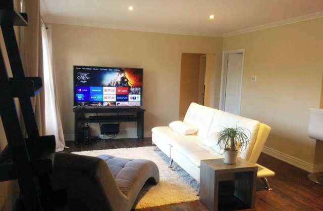 Simply Faboulous Home | Close to EVERYTHING