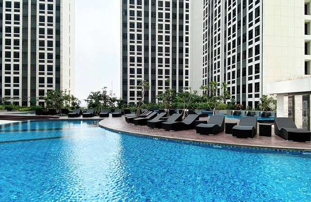 Simply Look And Best Deal 2BR at Pollux Chadstone Apartment