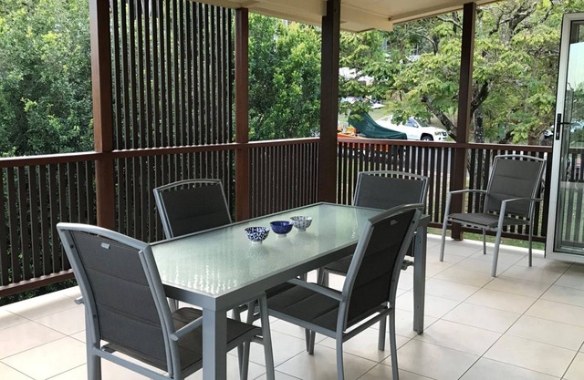 Sinclair - Rainbow Beach. Modern Beach House Close to Everything
