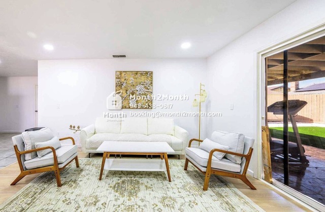 Single-Family｜Lush&Fenced Backyard｜Guest Access｜Flex-Lease｜Instant Tour #42372