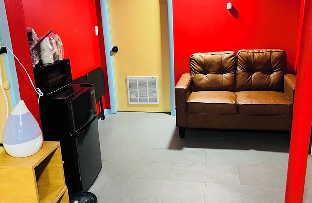 Single Room and Bathroom with its own private entrance