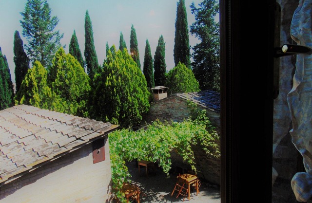 SINGLE ROOM WITH PRIVATE BATHROOM