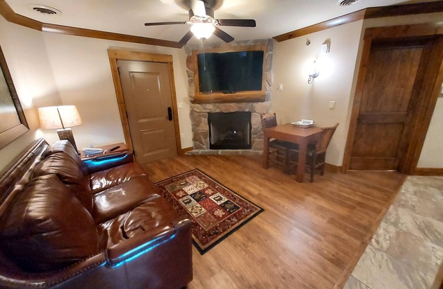 Single Unit Mountain Cabin Resort Experiance