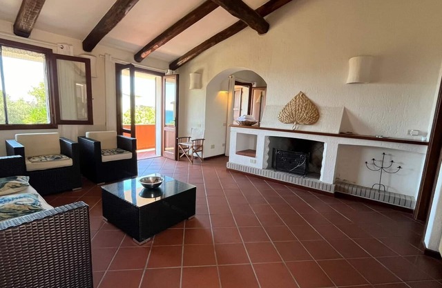 Sinis - House with garden on the sea with beautiful sea view