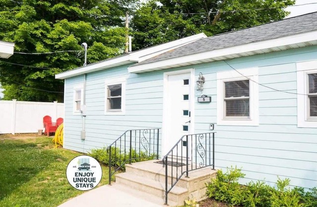 Sister Lake Cottages - Unit 5