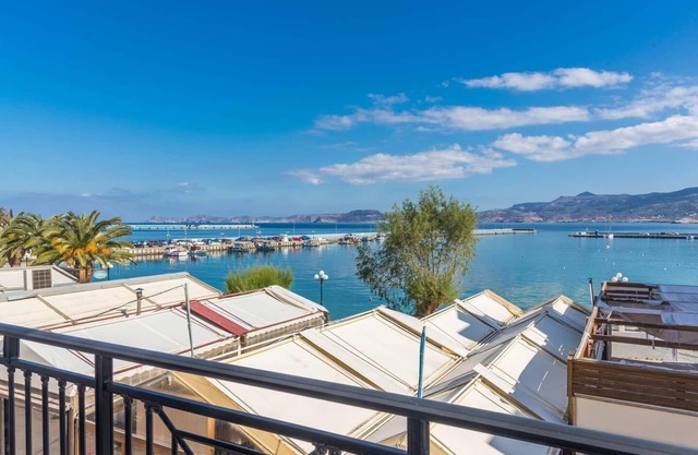 Sitia Old Port studio Blue - 3min walk to beach - AC - WIFI