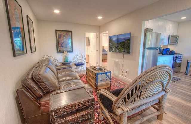 SKI CONDO! Beautifully decorated, lake view, Amazing in summer too!