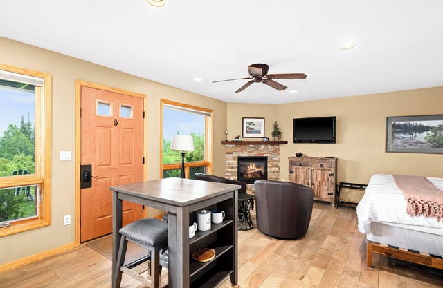 Ski getaway suite, next to winery, pet friendly!