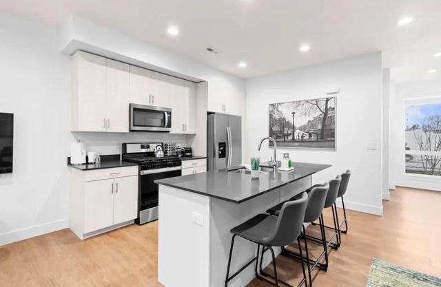 Ski Haven in the City -Spacious and Clean Townhome