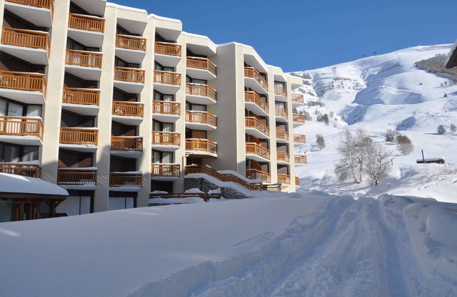 Ski-In Apartment for 6 Guests