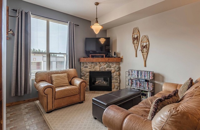 Ski in/out ground floor condo in Creekside with King Bed in Master