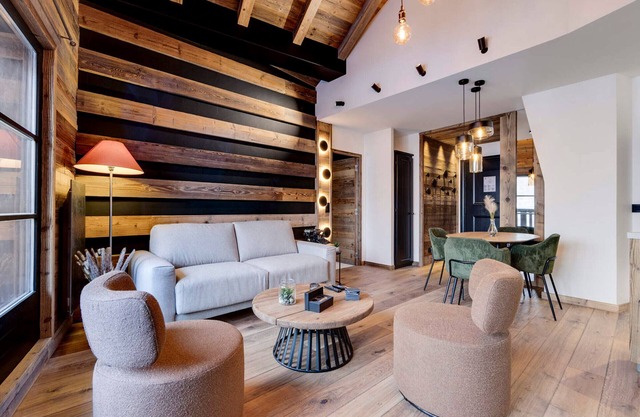 Ski-In/Ski-Out 3-Room Apartment with Pool and Jacuzzi in Arc 1950