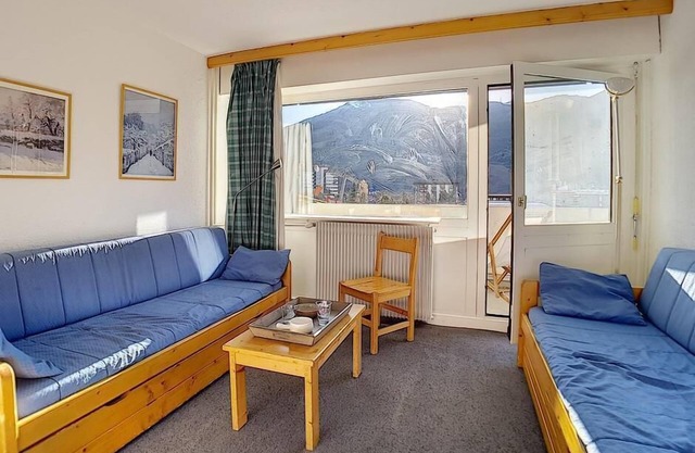 Ski-in/ski-out & foot of the slopes, 1st floor, balcony, tv, ski locker, 42m², Les Menuires