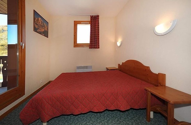 Ski-in/ski-out & foot of the slopes, 2nd floor, balcony, tv, ski locker, 40m², Les Menuires