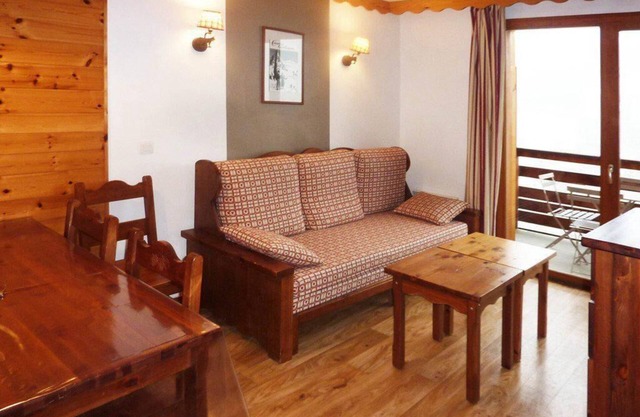 Ski-in/ski-out & foot of the slopes, 3rd floor, fitness, swimming pool, sauna, balcony, tv