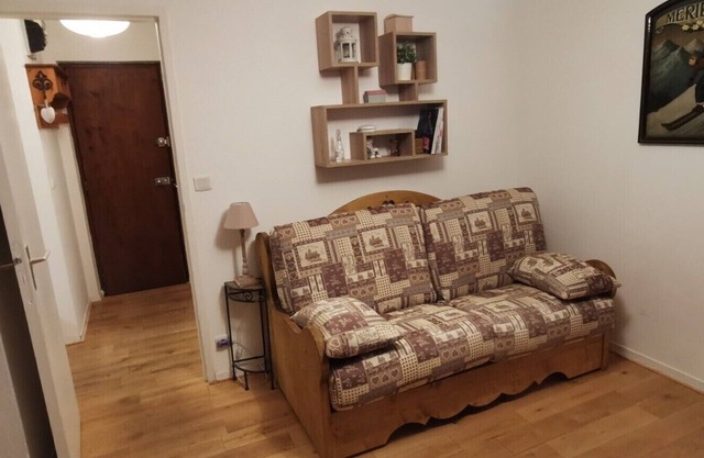 Ski-in ski-out apartment located due south rental from Sunday to Sunday