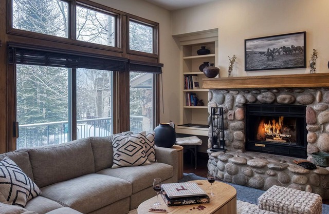 Ski-in/Ski-out From Your Doorstep| Chalet Fortessa