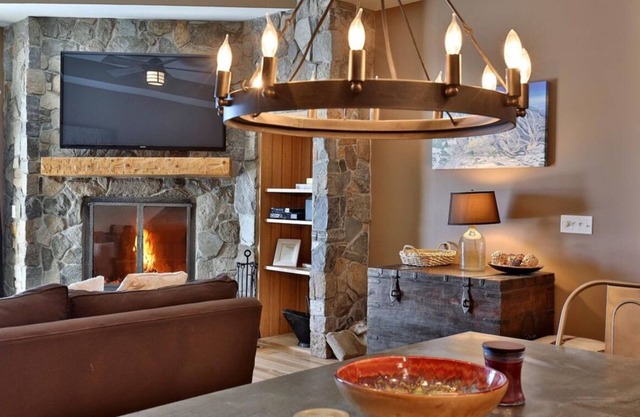 Ski-In/Ski-Out Hike and Swim Okemo Luxury Rustic Condo