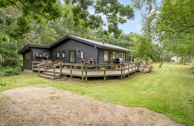 "Skip" - 250m from the sea by Interhome