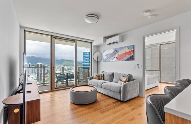 Sky Ala Moana 3509: 2 BR, 2 BA in Honolulu, Sleeps 4