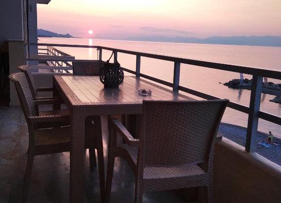 SKY AND SEA APARTMENT