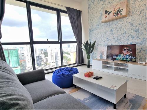 Skyblue 2 Rooms Apartment, 4 plus 2 Pax at Urban Suites
