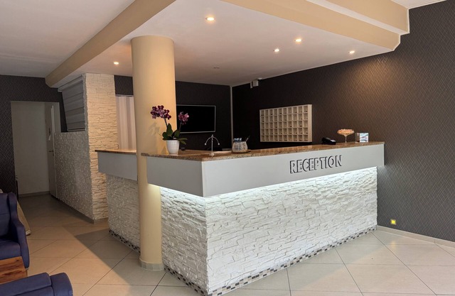 Skyline Hotel