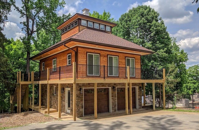 Skyuka Chalet Wooded Retreat | Spa, Pool, Firepit