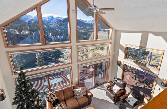 Skyview Luxury Vacation Rental By Windcliff Homes 5 Bedroom Home by RedAwning