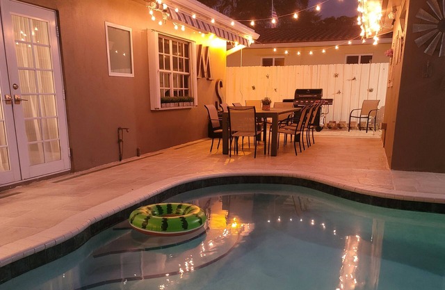 SkyVilla 4Bedroom, heated pool, minutes from beach