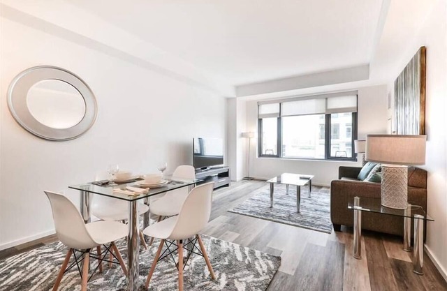 Sleek 1BR Near Beacon Hill | Great Amenities | Downtown Boston