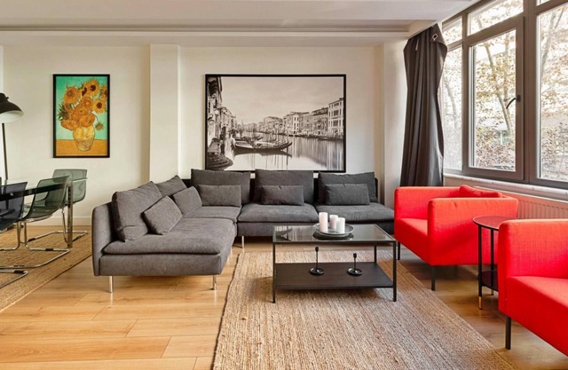 Sleek and Central Flat with Backyard in Besiktas