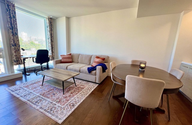 Sleek and Modern Condo in heart of Hayes Valley