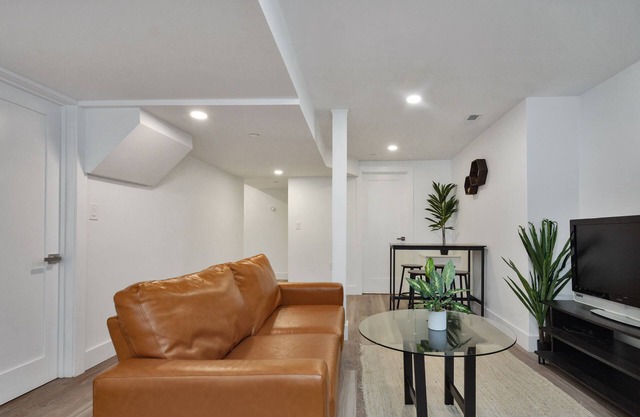 Sleek Somerville Apartment near Encore!