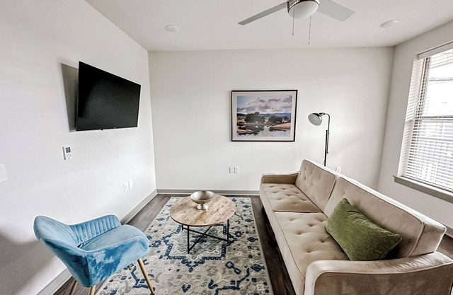 Sleepover: Exclusive 1BD/1BA + Gym - Little Rock