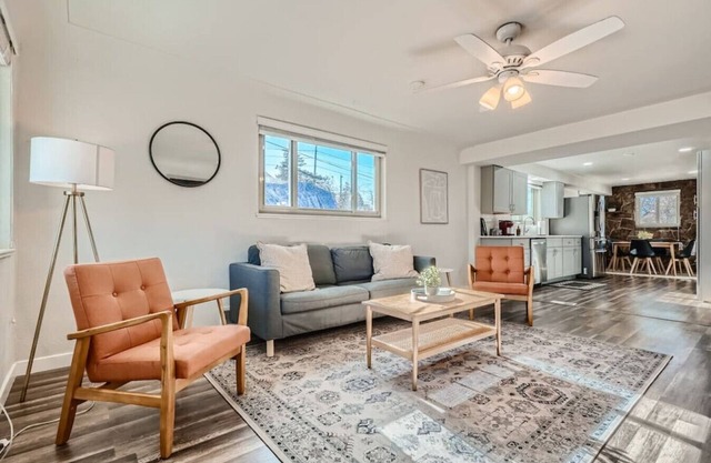 Sleeps 10 I Denver I Red Rocks I Tennyson I Pets