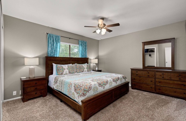 Sleeps 14 Family-Friendly Retreat w/Pool, XBOX