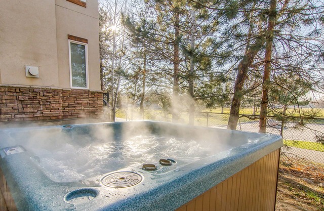 Sleeps 24 * 2 Hot Tubs *Close to Skiing* Fireplace * Park /Picnic Area