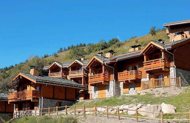 Sleeps 8 | 2BR Chalet in Prime Ski Location!