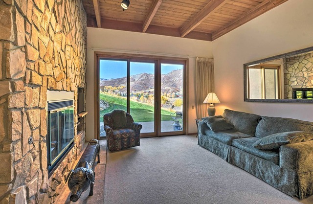 Slopeside Snowmass Townhome w/Mountain Views!