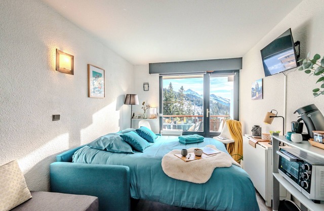 Slow Chalet Maison des Bois 2min walk from slopes : Nordic + Alpine skiing