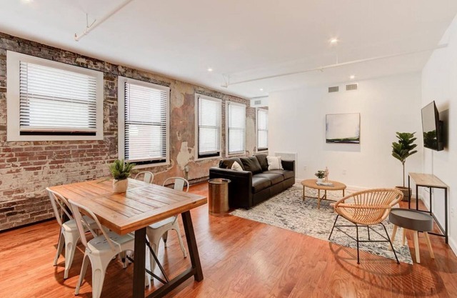 SM 203 · Super Central Location! Historic but Modern!