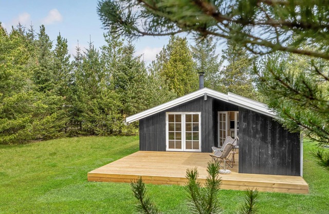 Small but nice cottage surrounded by trees in quiet nature.
