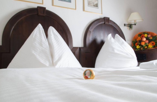Small double room, shower, toilet - Altstadthotel Stadtkrug