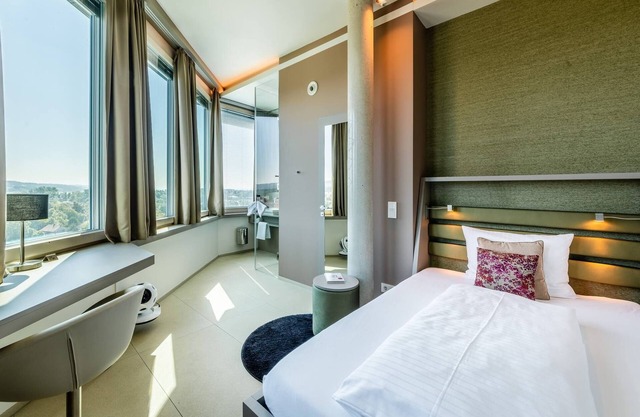 Small panorama room