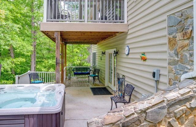 Smith Mountain Lake Vacation Rental Near Marina!