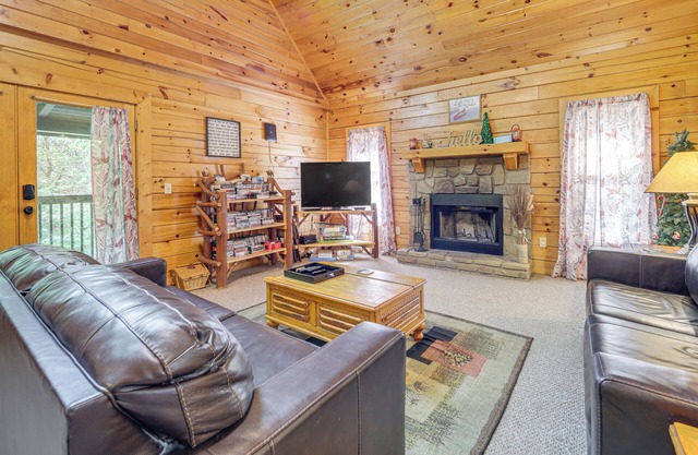 Smokies Cabin on Douglas Lake w/Resort Pool